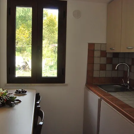 Arzuni Bed & Breakfast *