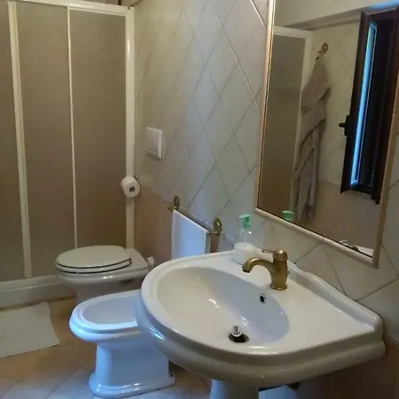 Bed & Breakfast Arzuni *